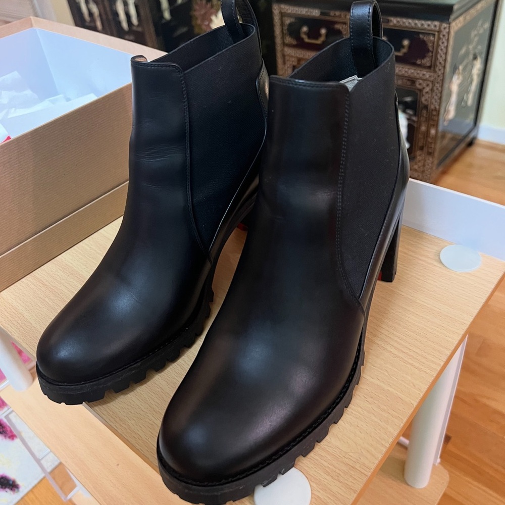 Marchacroche Leather Christian Louboutins US9 EU39
